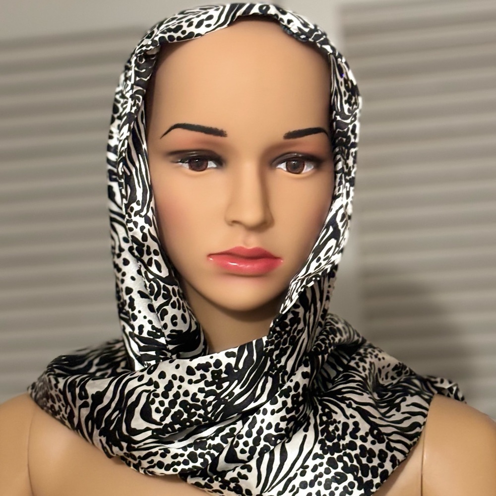 Dennis Basso animal print scarf